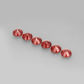 Achetez naturel ct Rouge-orange Grenat Almandin gems, Coupe roude, En provenance Madagascar chez GemSelect. En stock, livraison internationale!