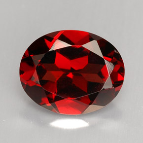Grenat almandin rouge naturelle coupe ovale, 3,00 ct, VVS-VS