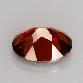 Grenat almandin rouge naturelle coupe ovale, 3,00 ct, VVS-VS