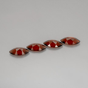 Achetez naturel ct Rouge foncé Grenat Almandin gems, Marquise, En provenance Madagascar chez GemSelect. En stock, livraison internationale!