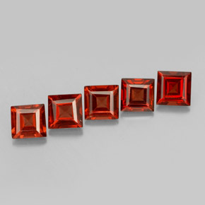 Achetez naturel ct Rouge-orange Grenat Almandin gems, Carré, En provenance Madagascar chez GemSelect. En stock, livraison internationale!