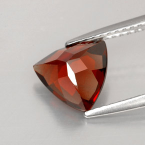 Grenat Almandin Rouge foncé naturelle Trillion, 2.08 ct, VVS-VS