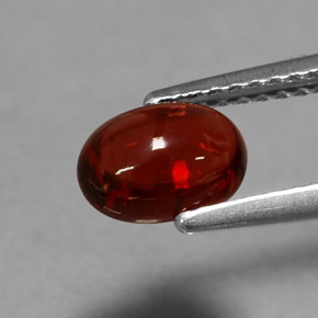 Grenat almandin rouge naturelle coupe ovale, 1,37 ct, translucide