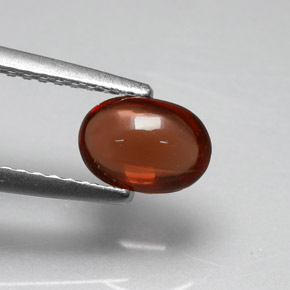 Grenat almandin rouge naturelle coupe ovale, 1,02 ct, translucide