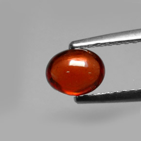 Grenat almandin rouge naturelle coupe ovale, 0,88 ct, translucide
