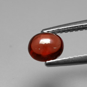 Grenat Almandin Rouge-orange naturelle Coupe ovale, 0.88 ct, Translucide