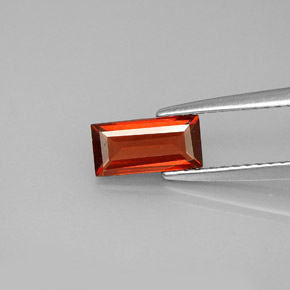 Grenat Almandin Rouge naturelle Baquette, 0.93 ct, VS