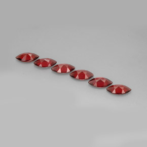 Achetez naturel ct Rouge Grenat Almandin gems, Marquise, En provenance Madagascar chez GemSelect. En stock, livraison internationale!