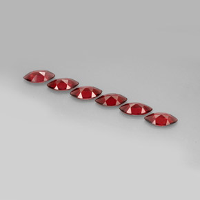 Achetez naturel ct Rouge Grenat Almandin gems, Marquise, En provenance Madagascar chez GemSelect. En stock, livraison internationale!