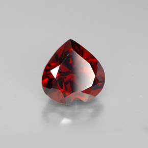 Grenat Almandin Rouge naturelle Forme de coeur, 1.90 ct, VVS-VS