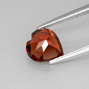 Grenat Almandin Rouge naturelle Forme de coeur, 1.32 ct, VS