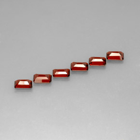Achetez naturel ct rouge grenat almandin gems, taille émeraude, en provenance madagascar chez gemselect. en stock, livraison internationale!
