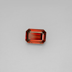 Grenat almandin rouge naturelle taille émeraude, 1,05 ct, VS