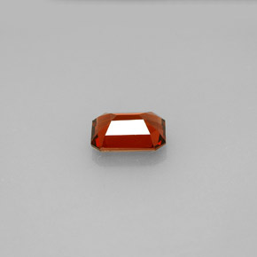 Grenat almandin rouge naturelle taille émeraude, 1,05 ct, VS