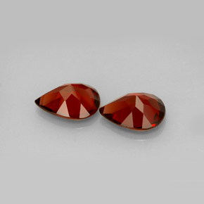 Achetez naturel ct Rouge Grenat Almandin gems, En forme de poire, En provenance Sri Lanka (Ceylan) chez GemSelect. En stock, livraison internationale!