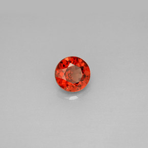 Grenat Almandin Rouge naturelle Coupe roude, 0.92 ct, VVS-VS