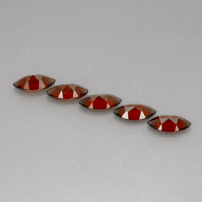 Achetez naturel ct Rouge Grenat Almandin gems, Marquise, En provenance Madagascar chez GemSelect. En stock, livraison internationale!