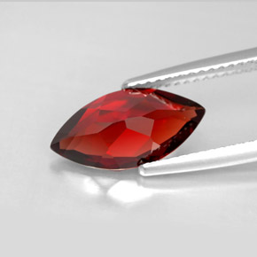 Grenat Almandin Rouge foncé naturelle Marquise, 3.04 ct, VS