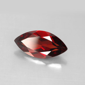 Grenat Almandin Rouge foncé naturelle Marquise, 3.11 ct, VS