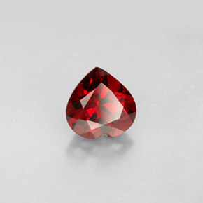 Grenat Almandin Rouge foncé naturelle Forme de coeur, 1.64 ct, VVS-VS