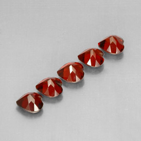 Achetez naturel ct rouge grenat almandin gems, forme de coeur, en provenance madagascar chez gemselect. en stock, livraison internationale!