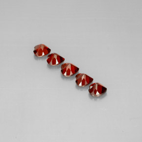 Achetez naturel ct rouge grenat almandin gems, forme de coeur, en provenance madagascar chez gemselect. en stock, livraison internationale!