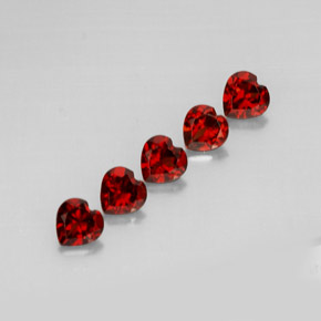 Achetez naturel ct Rouge foncé Grenat Almandin gems, Forme de coeur, En provenance Madagascar chez GemSelect. En stock, livraison internationale!