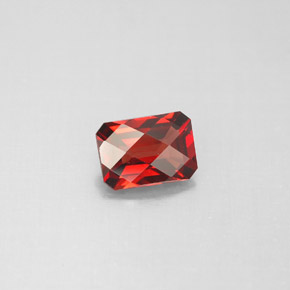 Grenat almandin rouge naturelle taille émeraude, 1,06 ct, VVS-VS