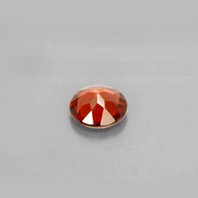 Grenat Almandin Rouge foncé naturelle Coupe roude, 0.78 ct, VVS-VS