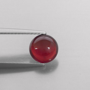 Grenat almandin rouge naturelle transparent, 1,68 ct, transparent / translucide