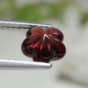 Grenat almandin rouge naturelle taille fleur, 1,73 ct, translucide