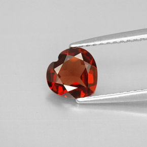 Grenat Almandin Rouge foncé naturelle Forme de coeur, 1.03 ct, VS