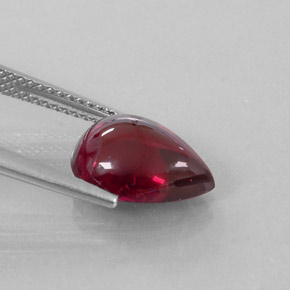 Grenat Almandin Rouge foncé naturelle Transparent, 4.76 ct, Transparent / Translucide