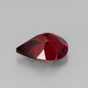 Grenat Almandin Rouge foncé naturelle En forme de poire, 1.81 ct, VS