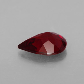 Grenat Almandin Rouge foncé naturelle En forme de poire, 1.55 ct, VVS