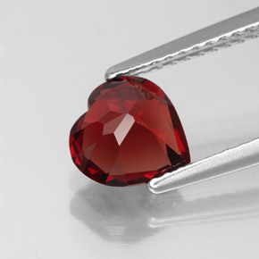 Grenat almandin rouge naturelle forme de coeur, 1,44 ct, VVS
