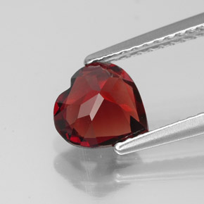 Grenat Almandin Rouge foncé naturelle Forme de coeur, 1.33 ct, VVS