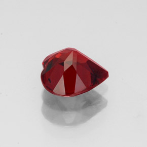 Grenat Almandin Rouge foncé naturelle Forme de coeur, 1.39 ct, VVS