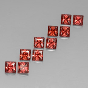Achetez naturel ct Rouge foncé Grenat Almandin gems, Carré, En provenance Madagascar chez GemSelect. En stock, livraison internationale!