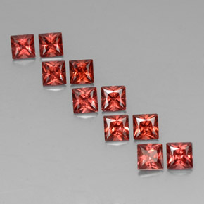 Achetez naturel ct Rouge foncé Grenat Almandin gems, Carré, En provenance Madagascar chez GemSelect. En stock, livraison internationale!