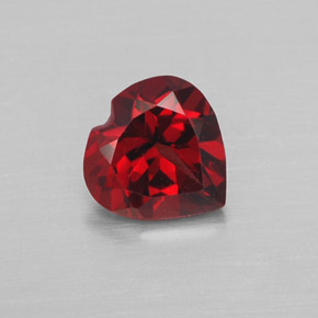 Grenat Almandin Rouge foncé naturelle Forme de coeur, 1.52 ct, VVS-VS