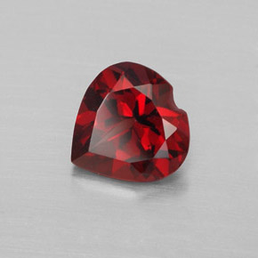 Grenat Almandin Rouge foncé naturelle Forme de coeur, 1.52 ct, VVS-VS