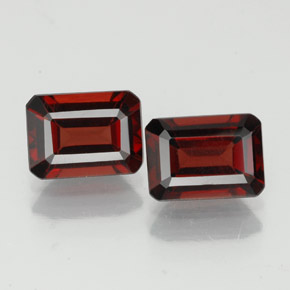 Achetez naturel ct rouge grenat almandin gems, taille émeraude, en provenance madagascar chez gemselect. en stock, livraison internationale!