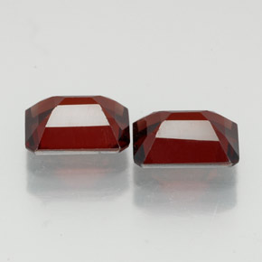 Achetez naturel ct rouge grenat almandin gems, taille émeraude, en provenance madagascar chez gemselect. en stock, livraison internationale!