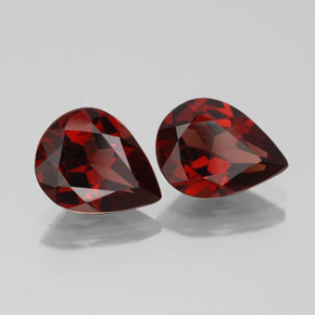 Achetez naturel ct Rouge foncé Grenat Almandin gems, En forme de poire, En provenance Madagascar chez GemSelect. En stock, livraison internationale!