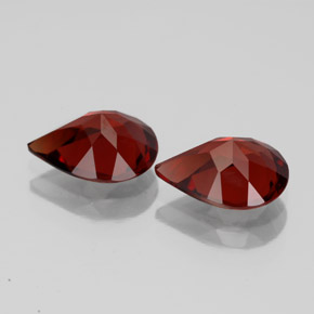 Achetez naturel ct Rouge foncé Grenat Almandin gems, En forme de poire, En provenance Madagascar chez GemSelect. En stock, livraison internationale!