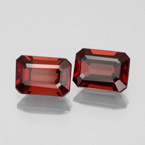 Achetez naturel ct Rouge foncé Grenat Almandin gems, Taille émeraude, En provenance Madagascar chez GemSelect. En stock, livraison internationale!