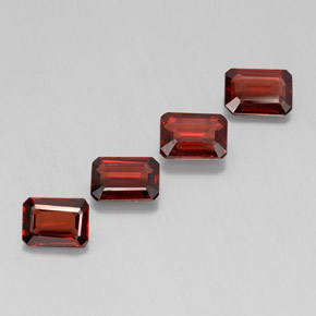 Achetez naturel ct Rouge foncé Grenat Almandin gems, Taille émeraude, En provenance Madagascar chez GemSelect. En stock, livraison internationale!