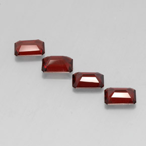 Achetez naturel ct rouge grenat almandin gems, taille émeraude, en provenance madagascar chez gemselect. en stock, livraison internationale!