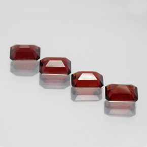 Achetez naturel ct Rouge foncé Grenat Almandin gems, Taille émeraude, En provenance Madagascar chez GemSelect. En stock, livraison internationale!